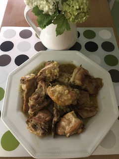 Una foto de Conejo en salsa