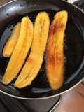 Tajadas fritas de plátano amarillo