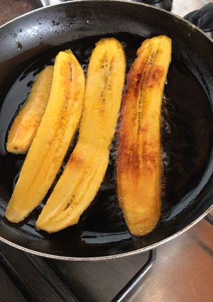 Una foto de Tajadas fritas de plátano amarillo