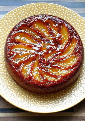 Une photo de Gateau renverse poire miel chocolat
