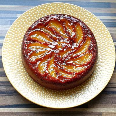 Gateau Renverse Poire Miel Chocolat De On Partage Cookpad