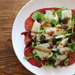 Antipasto veloce: Bresaola, rucola e parmigiano al balsamico-レシピのメイン写真