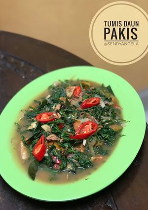 Foto resep Tumis daun pakis