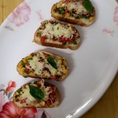 A picture of Cheese garlic bread.