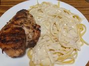 A picture of chicken alfredo
