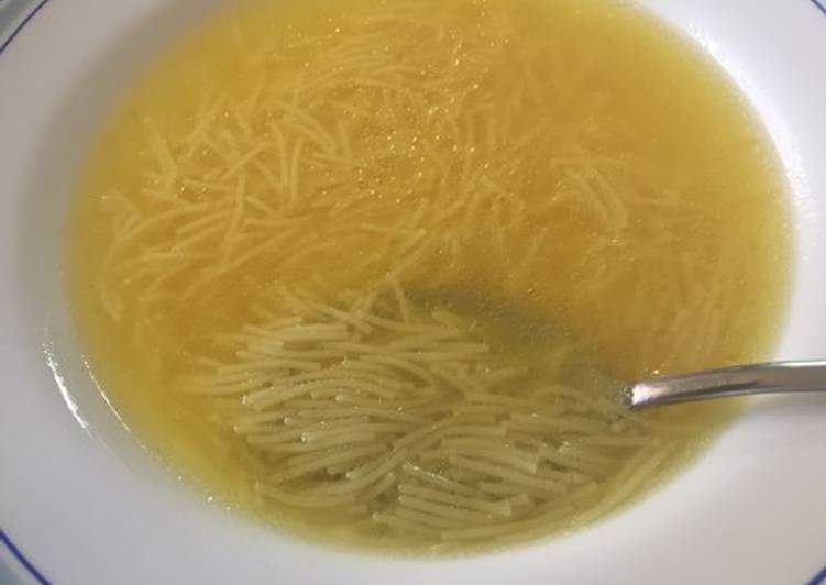 Caldo de carne para sopa