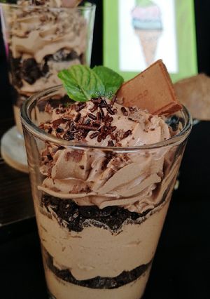 A picture of Chocolate mousse parfait.