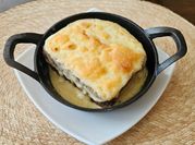 Una foto de sandwich gratinados