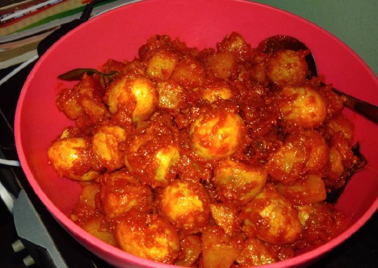Langkah Mudah untuk Menyiapkan Sambal kentang telur puyuh, Bikin Ngiler