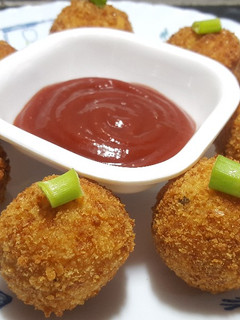 A picture of Potato Cheese Balls 🥔.