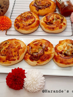 A picture of Mini pizza 🍕.