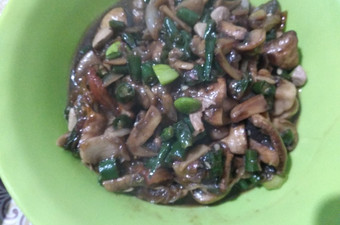 Bagaimana Menyiapkan Tumis Jamur Kancing Cabai Hijau Enak Dan Mudah