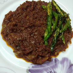 A picture of Tomato onion chutney.