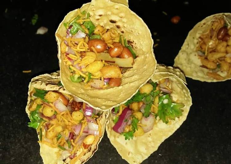 Recipe of Award-winning Papad cone chat