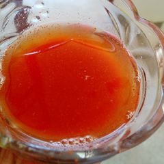 A picture of Chilli sauce.