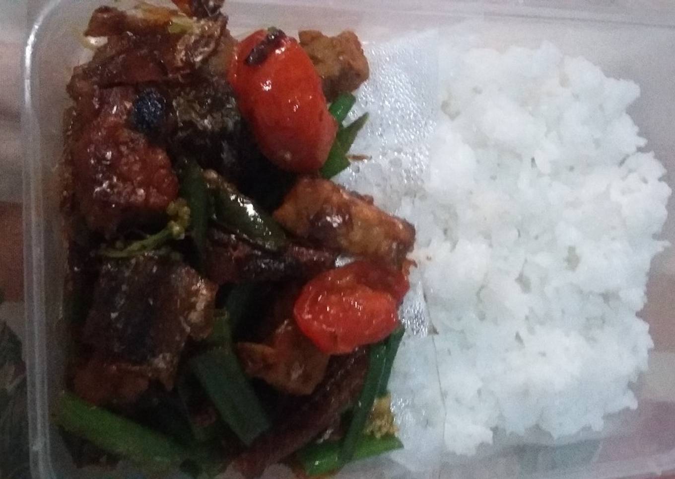 #Bekal 2: Oseng Tempe Ikan kering Pedas