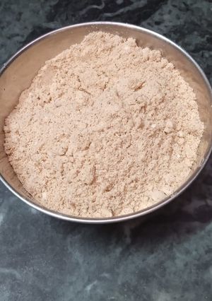 आटे की पंजीरी (Aate ki panjiri recipe in hindi) रेसिपी मुख्य फोटो