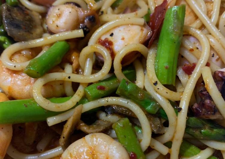 Espaguetti con camarones al ajillo