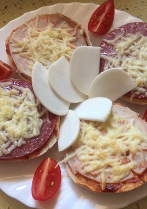 Gluténmentes melegszendvics, házi rizslisztes zsemlével recept fotója