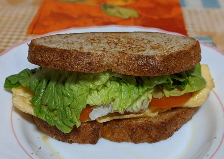Sandwich de francesa con tomate y lechuga Receta de Jesús Ruiz- Cookpad