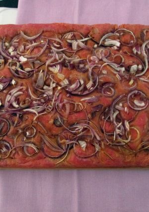 Foto di Focaccia Rosa alle Cipolle Rosse