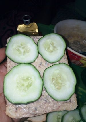 A picture of Cucumber Sardine Bread Sandwich.