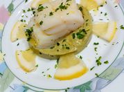 Una foto di baccalà al limone