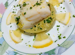 Foto di Baccalà su crema di avocado e limone