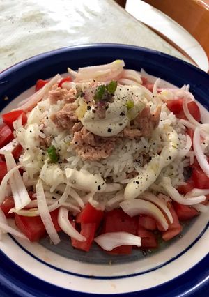 Una foto de Ensalada de atún 🥗