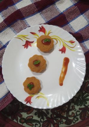 મફીન્સ(muffinis recipe in Gujarati) રેસીપી મુખ્ય ફોટો
