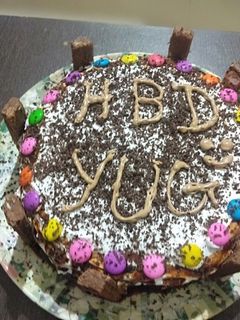 ચોકલેટ કેક (Chocolate cake recipe in Gujarati) રેસીપી મુખ્ય ફોટો