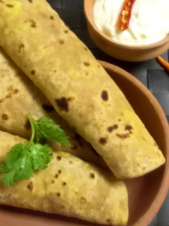 A picture of Stuffed Urad Daal Parathas.