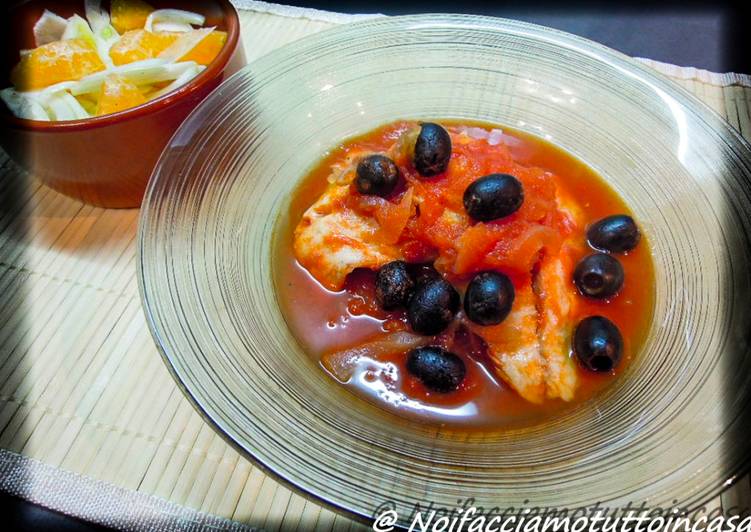 Filetti di orata in guazzetto con insalata di finocchi e arance