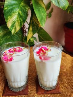 ड्राई फ्रूट लस्सी (Dry fruit lassi recipe in hindi) रेसिपी मुख्य फोटो