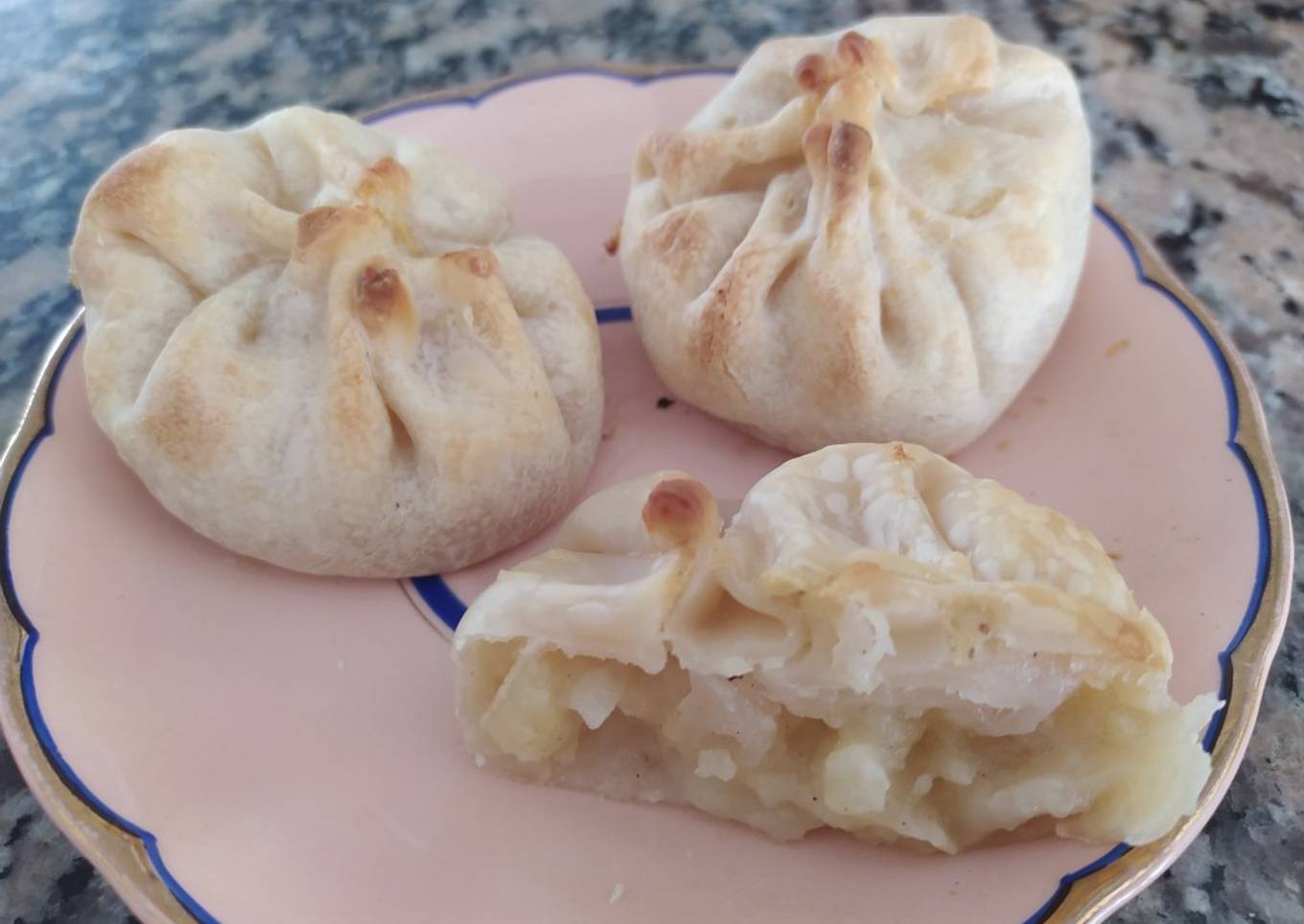 Knishes (bocaditos de papa y cebolla)