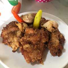 รูปของ 21. Ayam Goreng filet Bawang putih Kekinian rasanya kress dalamnya juicy enak