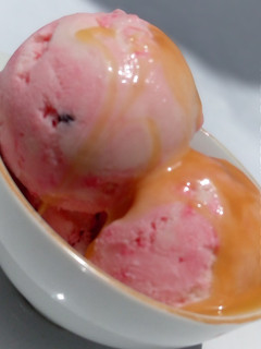 Strawberry ice cream ainihin hoton girkin