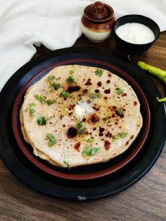 आलू पराठा (Aloo paratha recipe in hindi) रेसिपी मुख्य फोटो