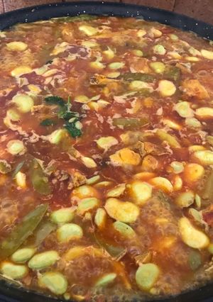 Una foto de Paella de pato y conejo