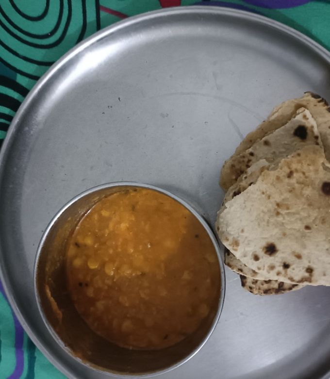 दाल रोटी (dal roti recipe in Hindi) रेसिपी मुख्य फोटो