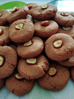 Una foto de Galletas veganas de avellana y chocolate