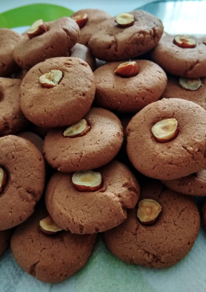 Una foto de Galletas veganas de avellana y chocolate