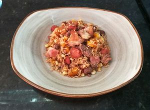 Una foto de Arroz al Wok Colombiano