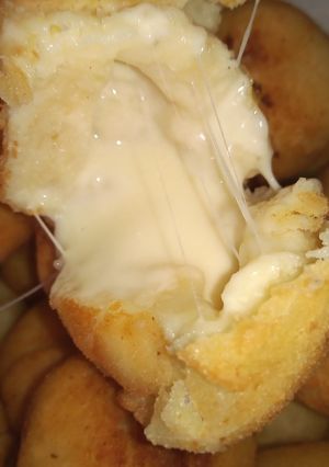 Una foto de 💣Bombas de papas🥔 rellenitas de queso🧀🤩