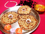 बाजरे की थालीपीठ (Bajre ki Thalipeeth recipe in hindi)