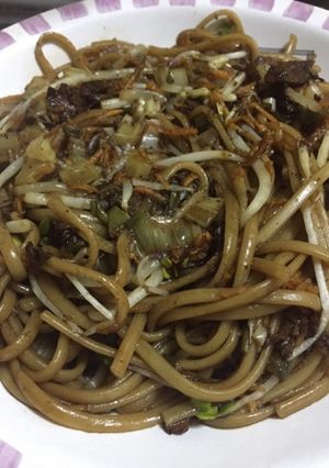 Una foto de Chow mein