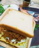 肉鬆煎蛋三明治