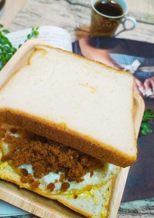 A picture of Pork Floss and Fried Egg Sandwich.