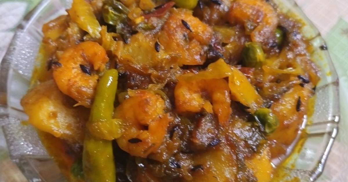 Cabbage with shrimp curry Recipe by Ujjaini Basu Cookpad