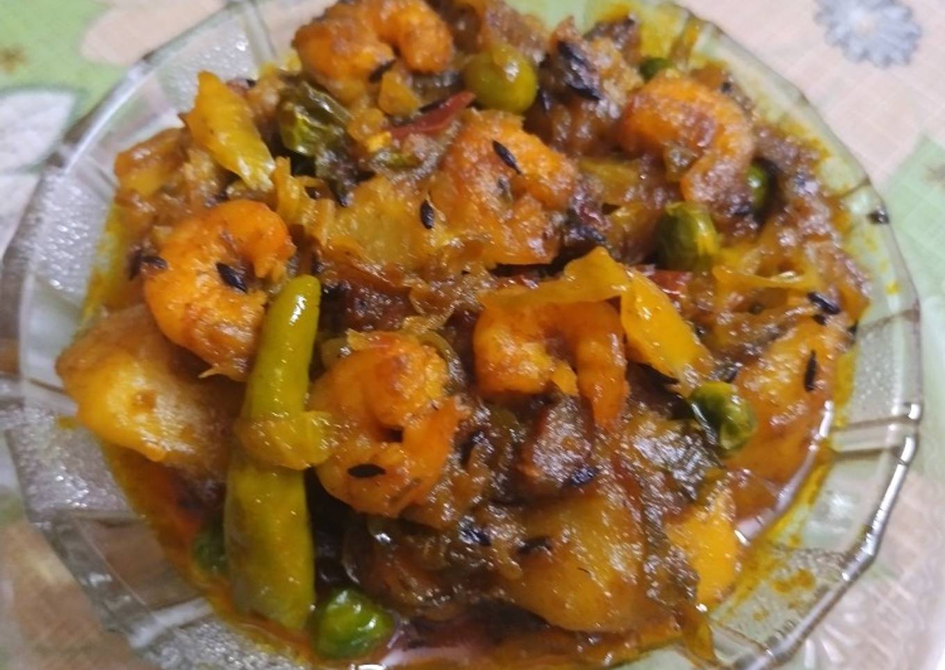 Cabbage with shrimp curry